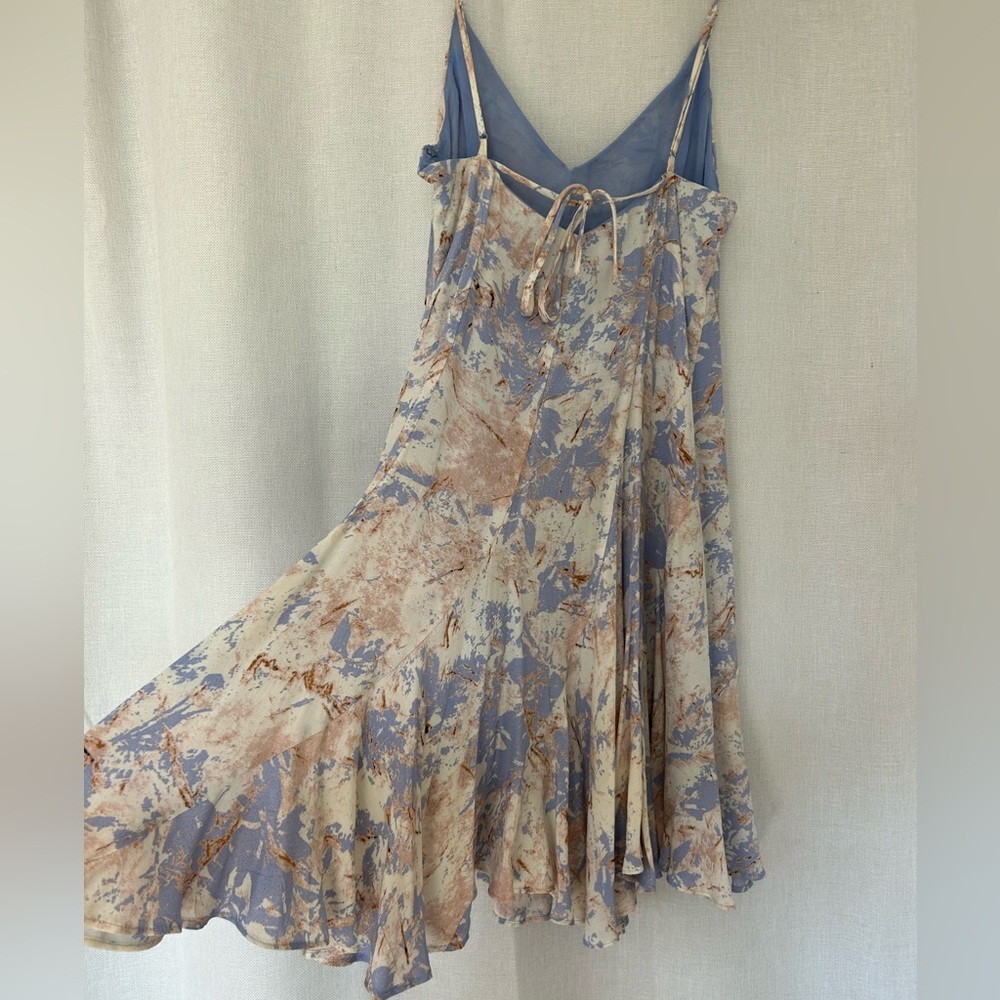 Never worn beautiful flowy midi dress